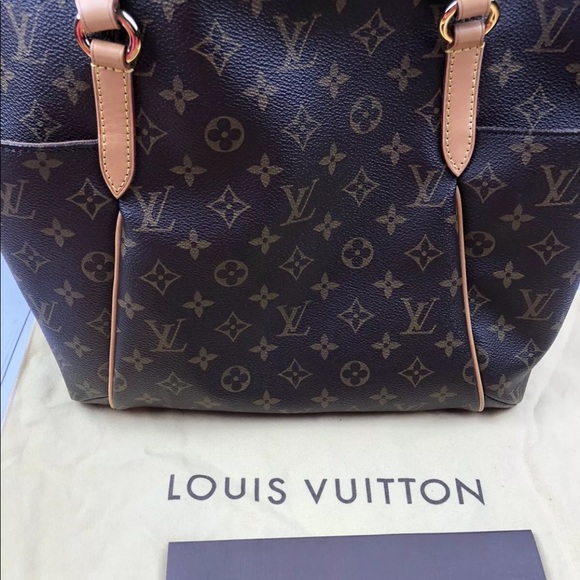 💎✨DISCONTINUED✨💎 TOTALLY MM LOUIS VUITTON - Picture 2 of 15